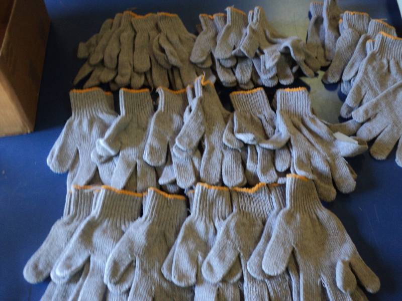 lot 9159 image: (2) Dozen pairs Industrial Gloves, Gray 70% Cotton 30% Polyester