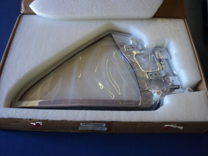 lot 9164 image: Side Window QGA1L