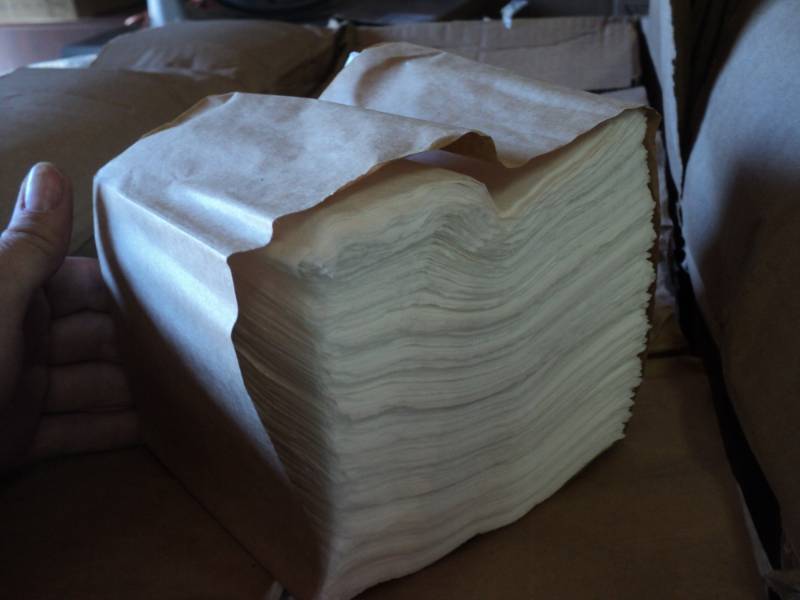 lot 9166 image: (1) case Hilton Beverage Napkins, (4000) per case