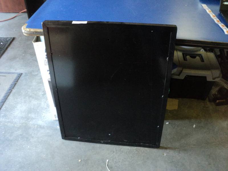 lot 9175 image: Steel Panel 2 x 30, Black