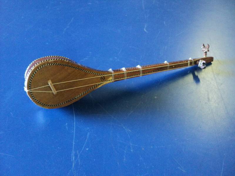 lot 9183 image: Small lire lute type instrument, 12 x 2, possibly handmade