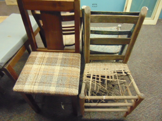 Set Of 4 Vintage Chairs Kyle S Antique Discount Store Auction