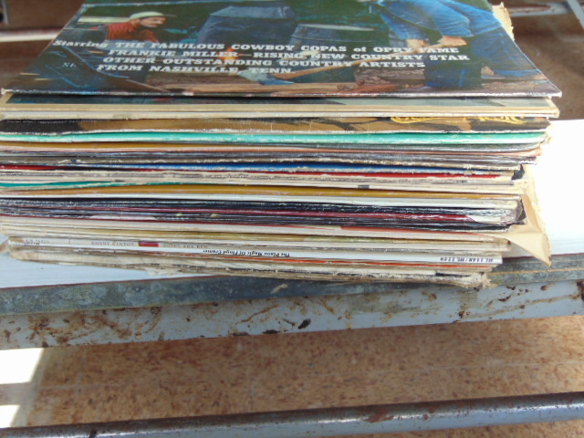 lot 18788 image: Large bag of records