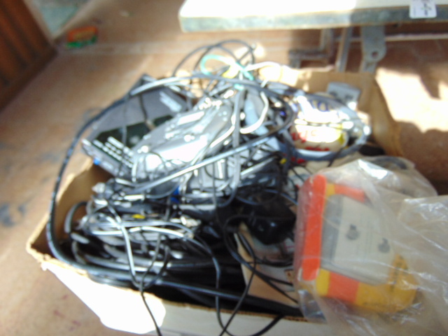 lot 18789 image: Large lot of cords, walk-mans and all kinds of stuff