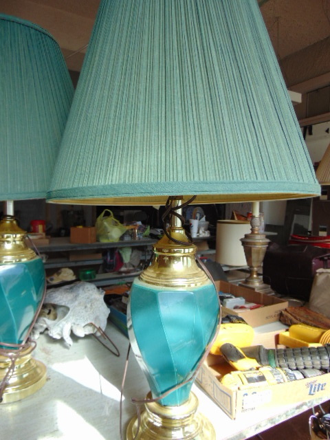 lot 18793 image: Matching lamps
