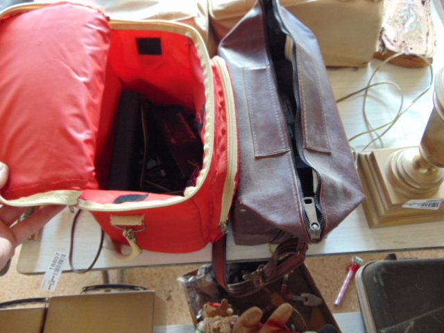 lot 18805 image: Magnovax Video camera with cords