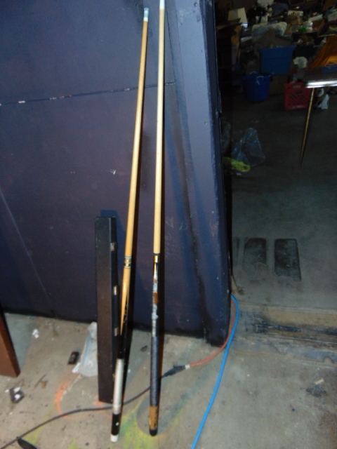 lot 18828 image: 2 pool cue sticks with 1 case