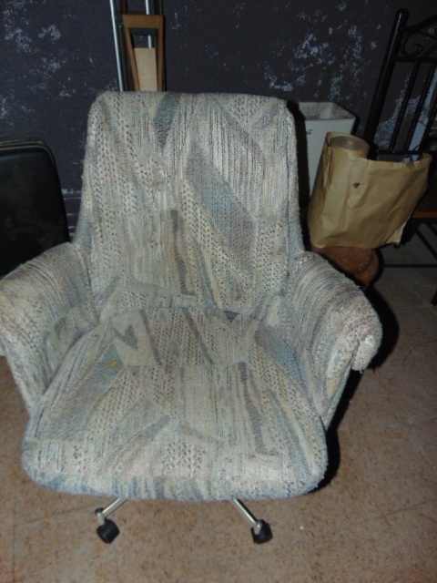 lot 18836 image: fabric dining chair