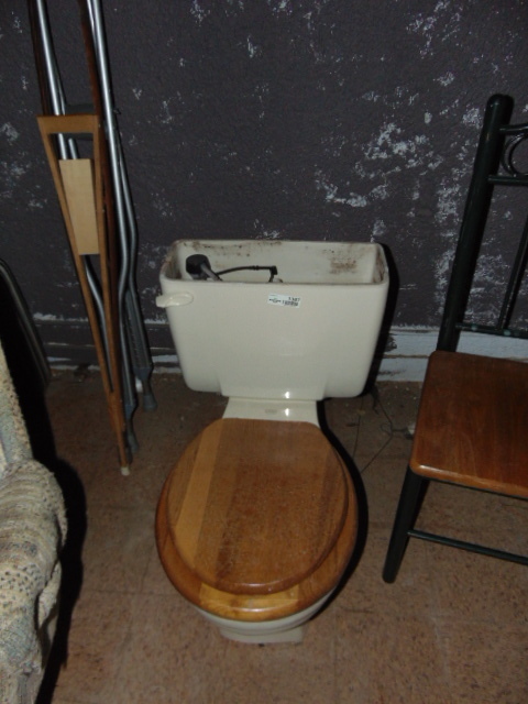 lot 18837 image: 5 gallon, full flush porcelain toilet, no lid