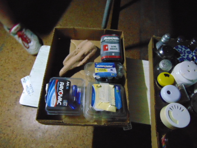 lot 18839 image: assortment of C and AA batteries