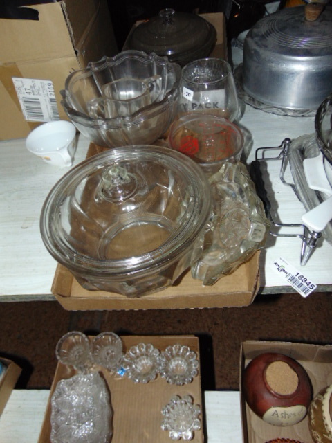 lot 18843 image: glassware assortment