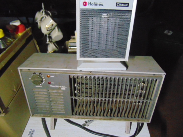 lot 18851 image: 2 electric heaters
