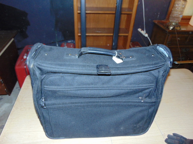 lot 18869 image: Nice suitcase