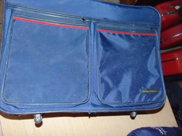 lot 18874 image: suitcase