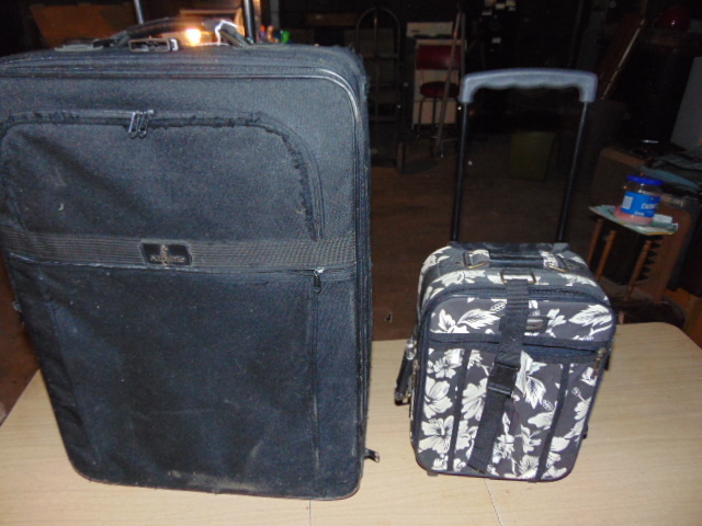 lot 18876 image: Variety of luggage
