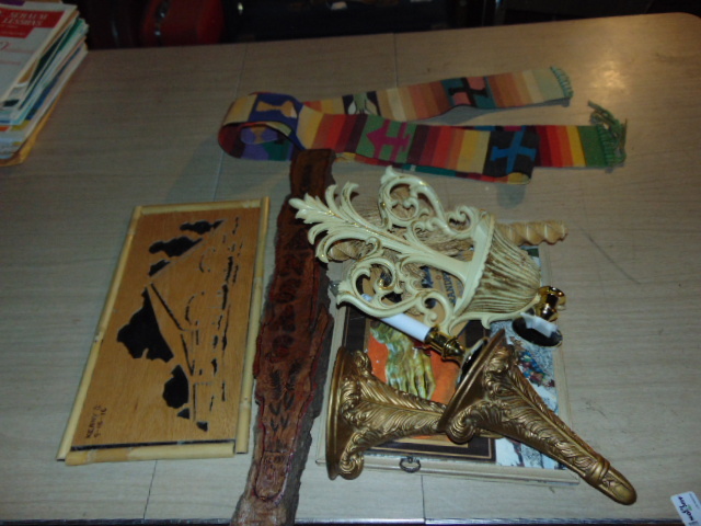 lot 18895 image: Very unique wall decor