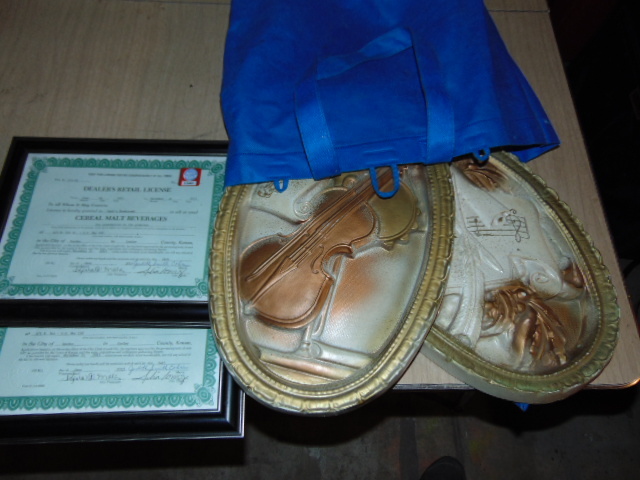 lot 18896 image: Restaurant memorabilia