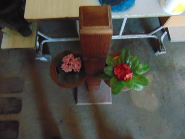 lot 18938 image: plant stand