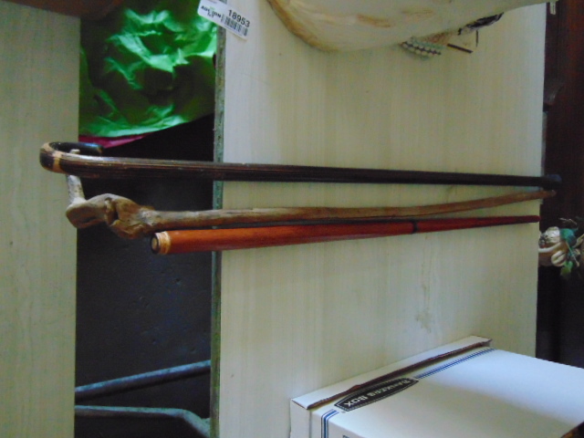 lot 18951 image: walking cane
