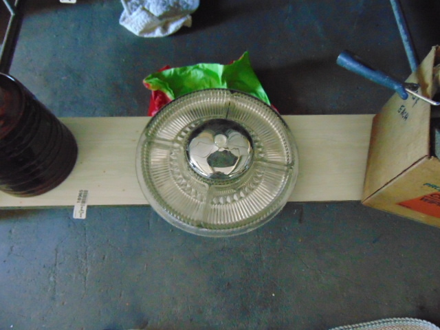 lot 18963 image: Crystal party serving tray