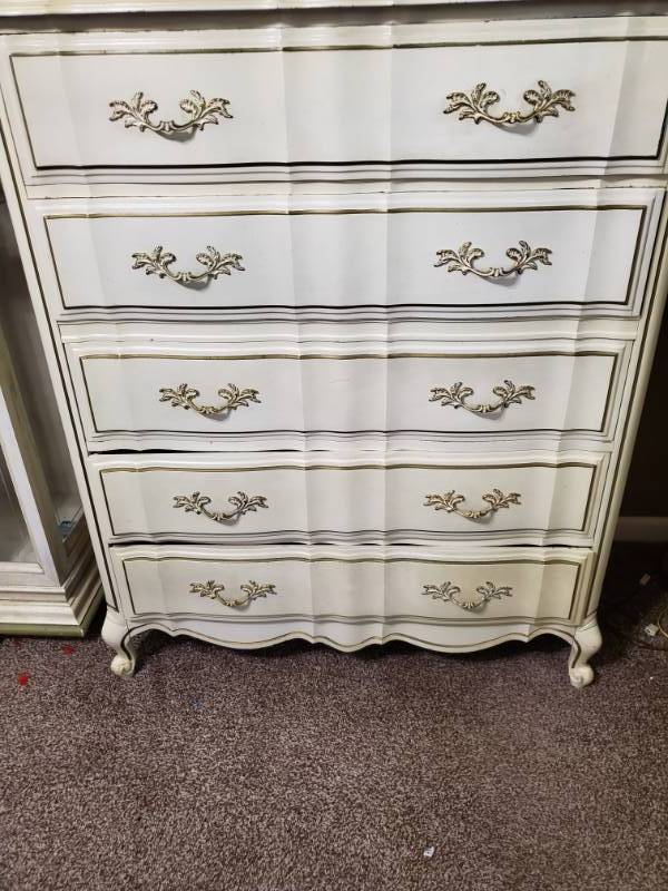 lot 7798 image: Bassett Furniture French Provincial Chest of Drawers