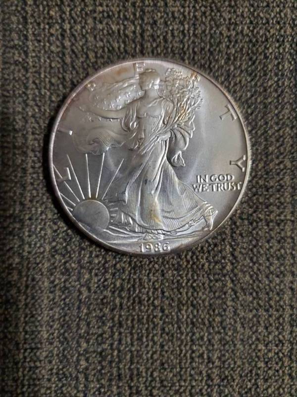 lot 7862 image: 1986 Silver Eagle - 1 Troy Ounce .999 Fine Silver