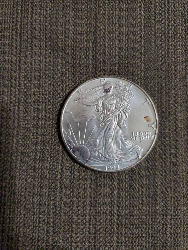 lot 7864 image: 1994 Silver Eagle - 1 Troy Ounce .999 Fine Silver