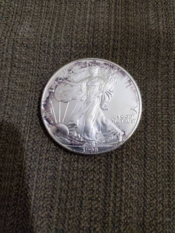 lot 6942 image: 1998 Silver Eagle - 1 Troy Ounce .999 Fine Silver
