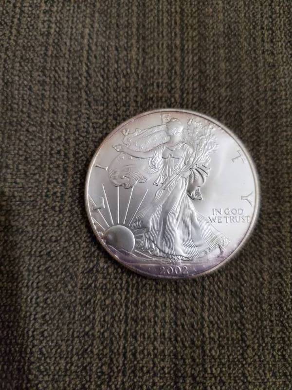 lot 6944 image: 2002 Silver Eagle - 1 Troy Ounce .999 Fine Silver
