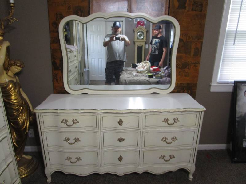 Bassett Furniture French Provincial Dresser With Mirror Raytown