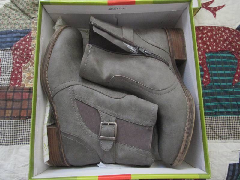 lot 7841 image: Bare Traps Grey Zip Up Fashion Boot