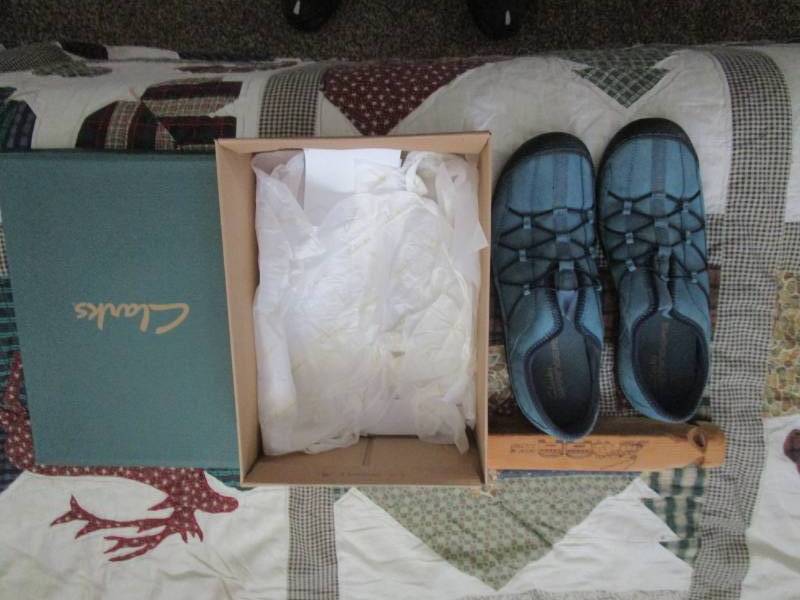 lot 7846 image: Clarks Blue Locket Shoes