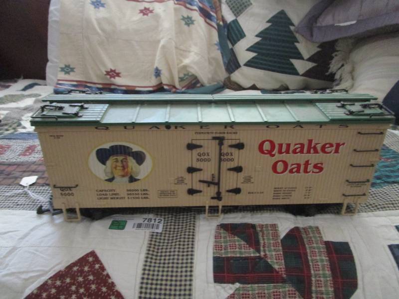 lot 7881 image: Collectible Quaker Oats Box Car G Scale