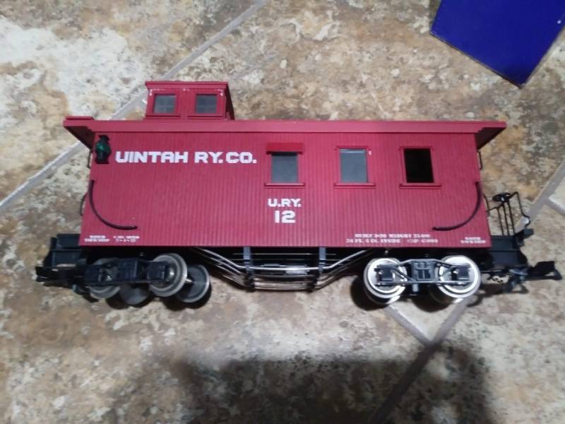 lot 10002 image: Red Caboose Car G Scale