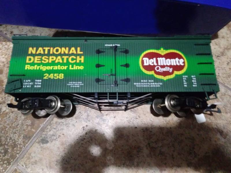 lot 10000 image: Del Monte Refrigerator Line Train Car G Scale
