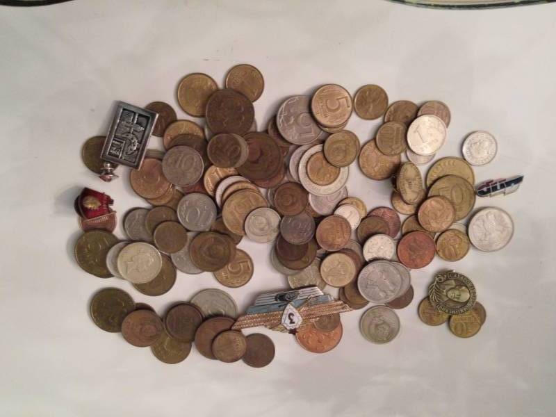lot 7829 image: Lot of Misc Coinage and Charms