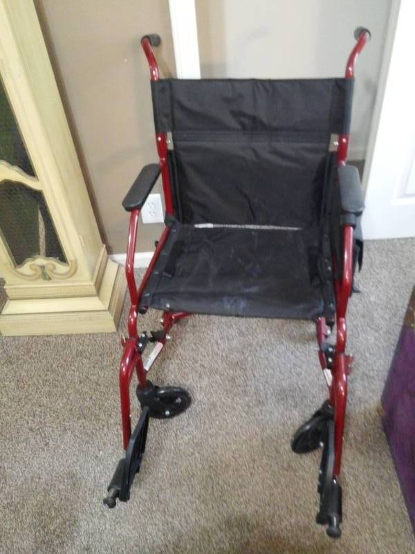 lot 7911 image: Manual Wheelchair