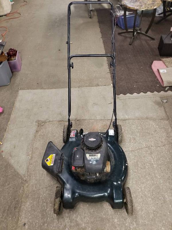 lot 2382 image: Bolens 158cc Push Mower