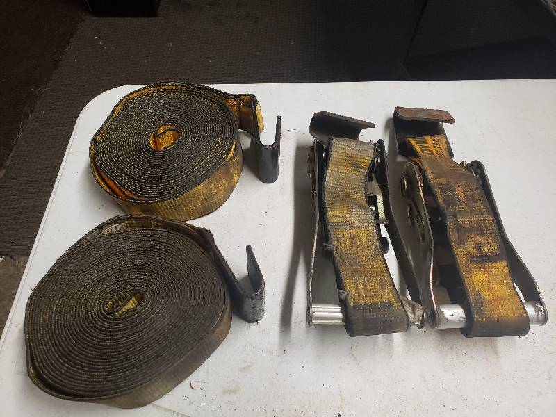lot 2440 image: 2 X Load Straps and Ratchets