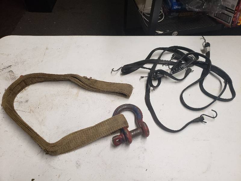 lot 2444 image: Heavy Equipment Strap and Bungee Cords
