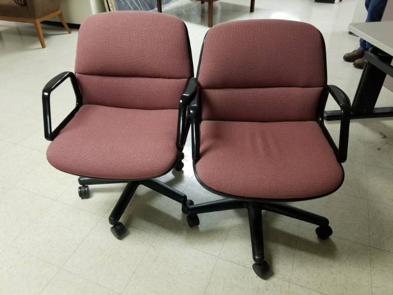 lot 4382 image: 2 Computer Chairs