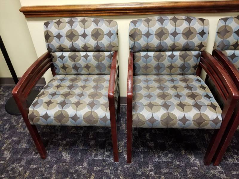 lot 4389 image: 2 Office Chairs