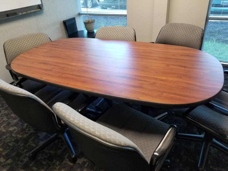 lot 4392 image: Oval Conference Room Table