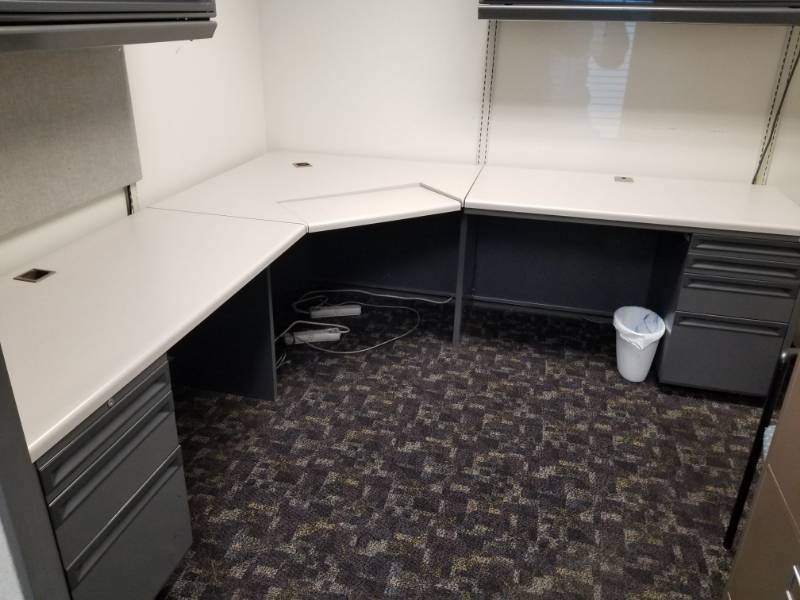 lot 4402 image: L Shaped Office Desk