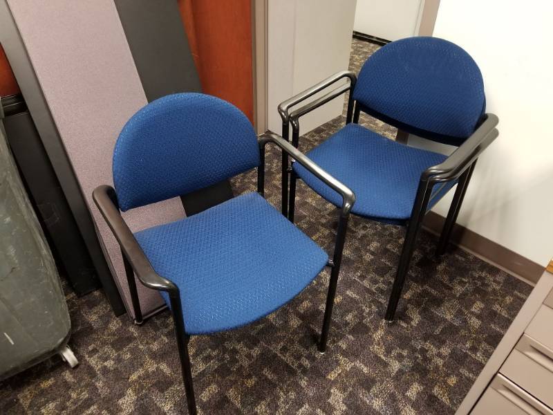lot 4409 image: 3 Blue Fabric Office Chairs