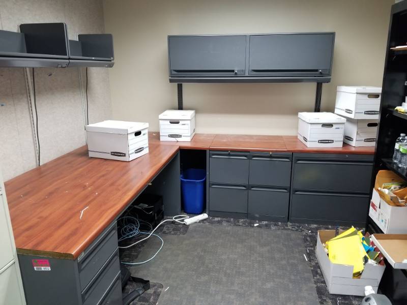 lot 4415 image: L Shaped Office Desk