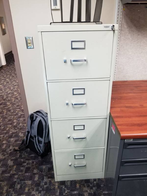 lot 4417 image: File Cabinet With Key
