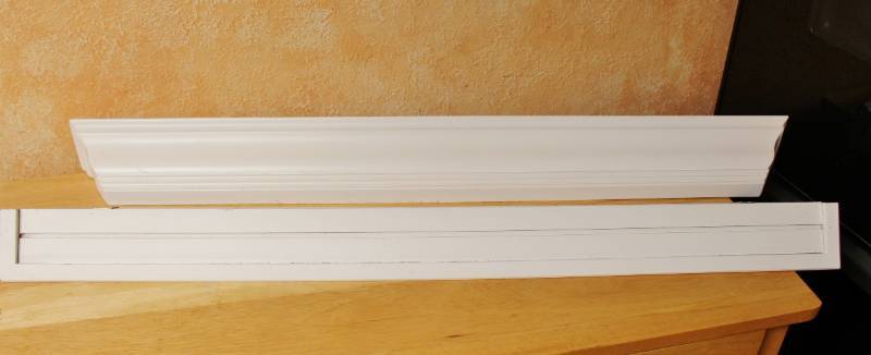 lot 1464 image: Two White PicturePlate rail shelves