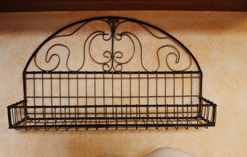 lot 1465 image: Wire Rack for over the Stove