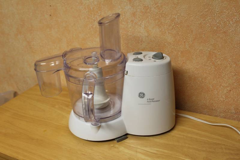 GE 4 Speed Food Processor, Extra Large Steel Mixing Bowl & two glass